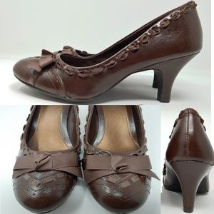 New Connie Brown Leather Pumps with Ribbons Size 7